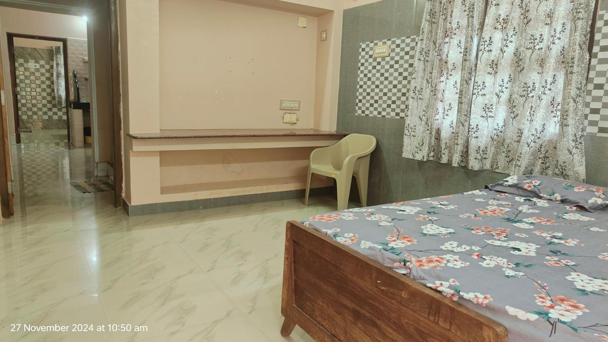 Selvams Home Stay Tiruchchendūr Eksteriør billede